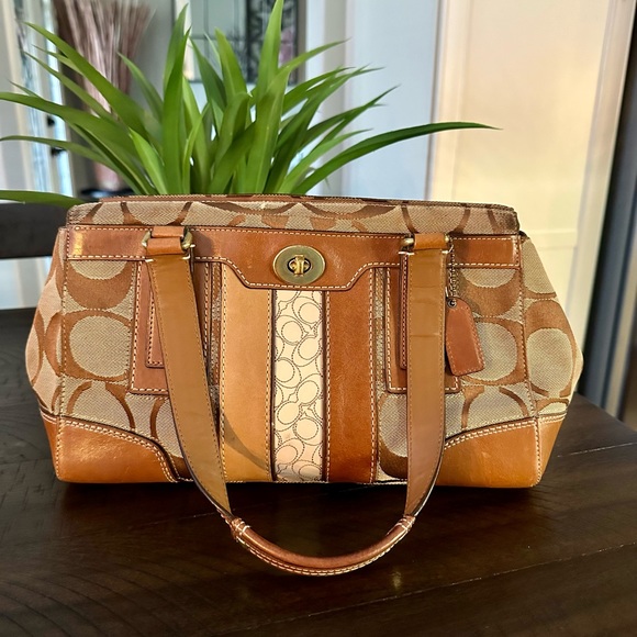 Coach Handbags - Vintage Coach Signature Handbag